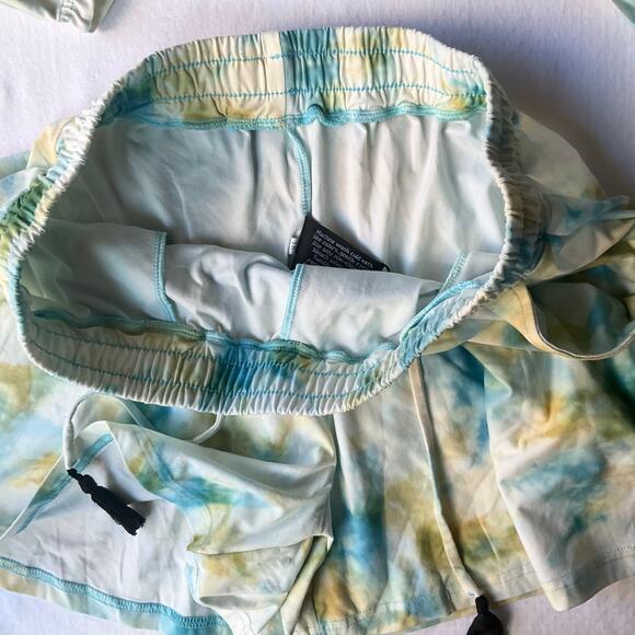 Lildy Women’s Set of Short Sleeve T-shirt & shorts, size S-M, Tie Dye White Blue - Picture 13 of 13